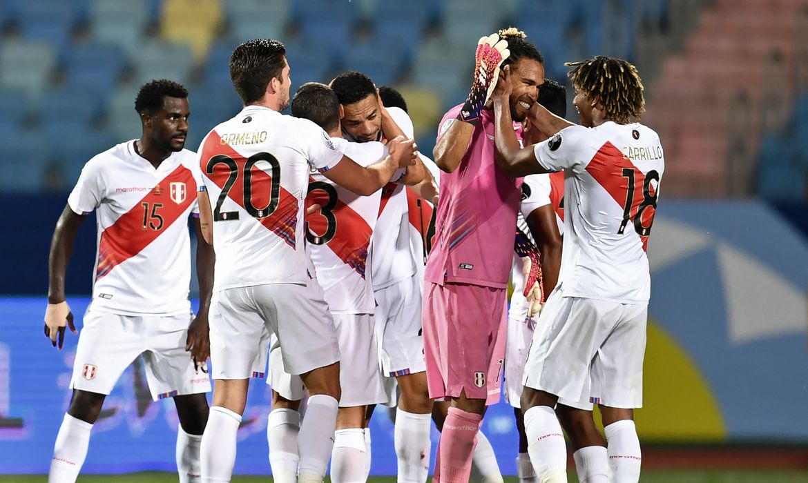 Peru vence Colômbia por 2 a 1 - Copa América - fase de grupos - em 20/06/2021