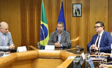 Brasília (DF), 05/02/2025 - O ministro da Previdência Social, Carlos Lupi fala sobre o prazo de crédito consignado do INSS. Foto: MPS/Divulgação
