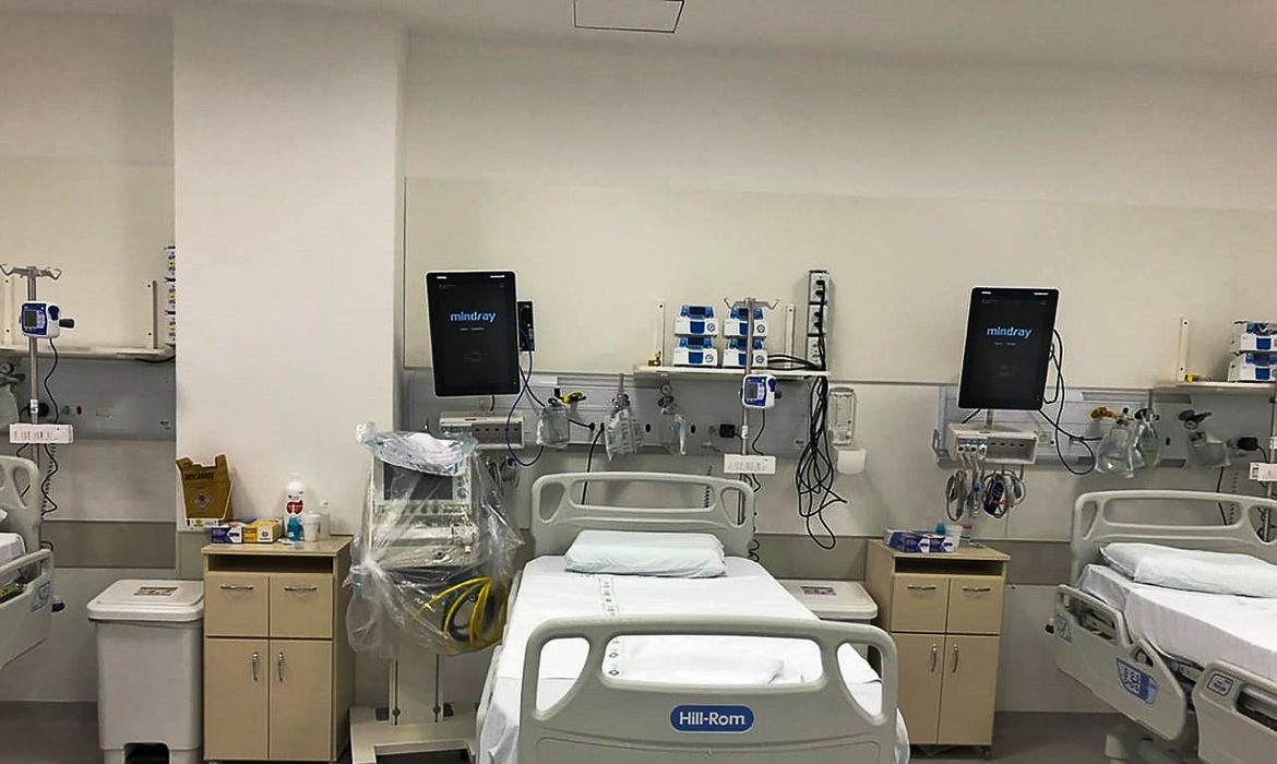 O Hospital de Clínicas de Porto Alegre (HCPA) ampliou sua capacidade de atendimento para pacientes de coronavírus que precisam de terapia intensiva. A instituição passou a contar com 99 leitos em um novo Centro de Terapia Intensiva (CTI). Até