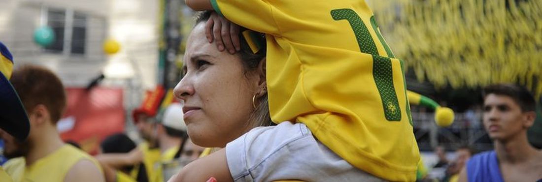 Criança na estreia do Brasil na Copa do Mundo 2014