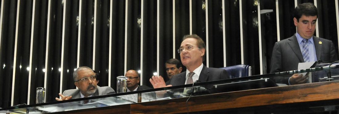 O presidente do Senado, Renan Calheiros, chama operação da PF de intimidação
