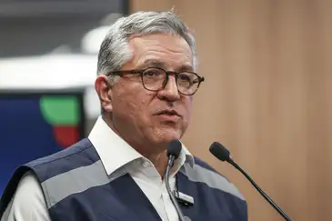 Brasília (DF), 30/09/2025 – O ministro Alexandre Padilha (Saúde), durante entrevista para falar sobre os casos de bebidas alcoólicas adulteradas com metanol, agora concentradas no estado de São Paulo, devem transcender os limites do estado.
Foto: José Cruz/Agência Brasil