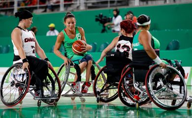 A seleção brasileira feminina de basquete em cadeira de rodas perdeu para o Canadá por 82 a 49
