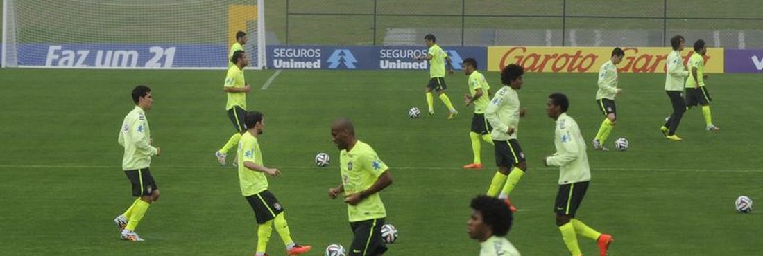 Seleção brasileira realiza nesta manhã (28) o primeiro treino com bola na Granja Comary em Teresópolis.