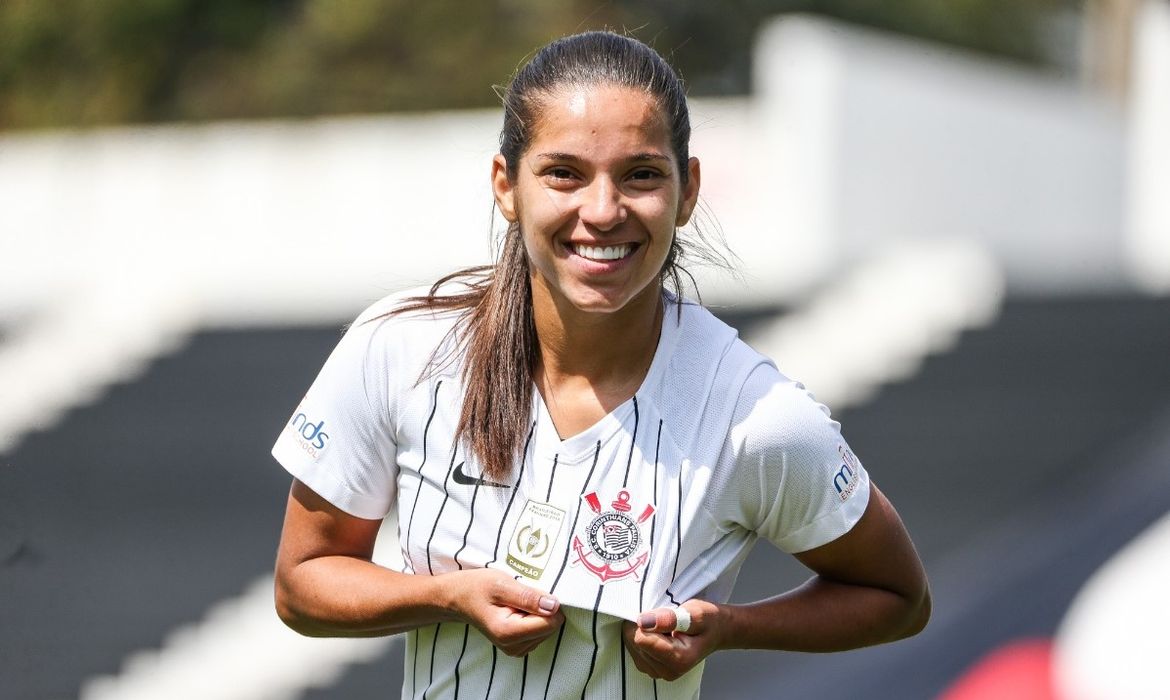 Atacante Millene retorna ao Corinthians