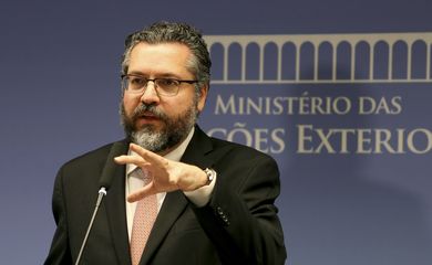 O ministro das Relações Exteriores, Ernesto Araújo, durante entrevista coletiva, no Palácio Itamaraty, fala sobre a situação política da Venezuela.