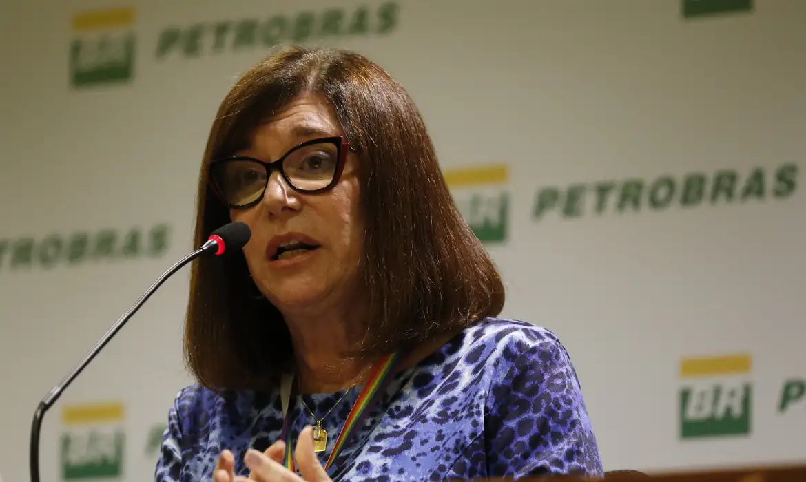 Nova presidente da Petrobras troca três dos oito diretores da estatal | Agência Brasil