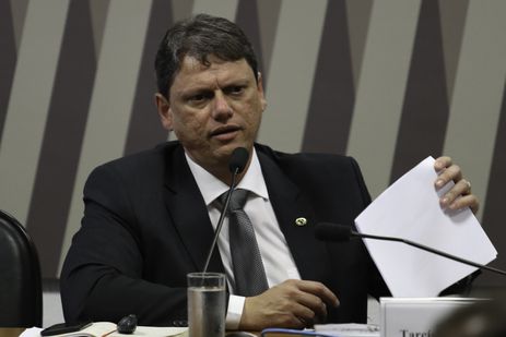O ministro da Infraestrutura, Tarcísio Gomes de Freitas, participa de audiência pública na Comissão de Infraestrutura (CI) do Senado.