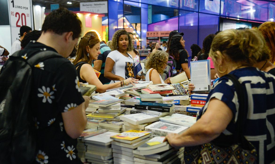 Rio de Janeiro (RJ), 05/09/2023 – Público lota a 20ª Bienal do Livro do Rio de Janeiro, no Riocentro, na Barra da Tijuca, zona oeste da capital fluminense. Foto: Tomaz Silva/Agência Brasil