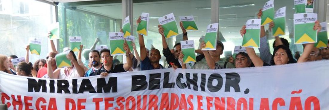 Sindicatos do Trabalhadores do Poder Judiciário (Sindjus) promove ato em frente ao Ministério do Planejamento defendendo reajuste salarial dos servidores.