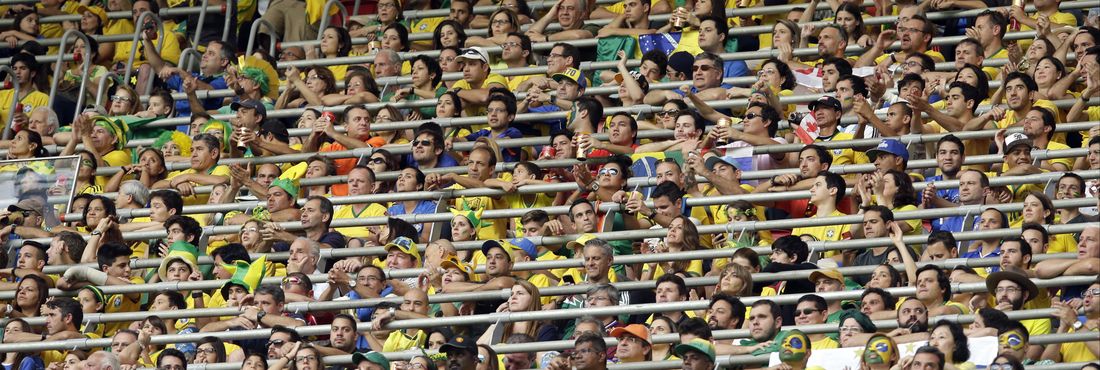 Mesmo após derrota por 7 x 1 contra a Alemanha na semifinal da Copa, torcida brasileira comparece ao estádio Mané Garrincha em Brasília para assisitir a disputa de terceiro lugar contra a Holanda