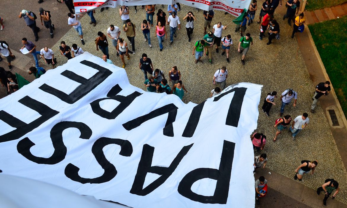 São Paulo - Movimento Passe Livre protesta em SP contra aumento de tarifas do transporte (Rovena Rosa/Agência Brasil)