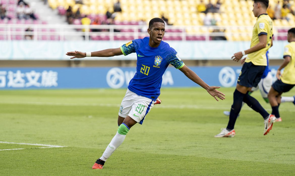 Estêvaõ marca duas vezes na vitória do Brasil por 3 a 1 sobre o Equador, que classificou país para as quartas de final do Mundial Sub 17 - em 20/11/2023