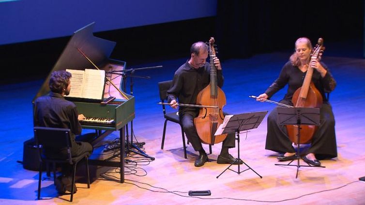 Músicos Kristina Augustin, Mario Orlando e Eduardo Antonello participam do Partituras