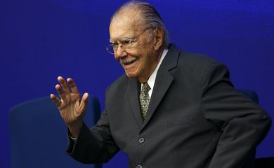O ex-presidente da República, José Sarney, durante solenidade de transmissão de cargo do ministro dos Transportes, Renan Filho.