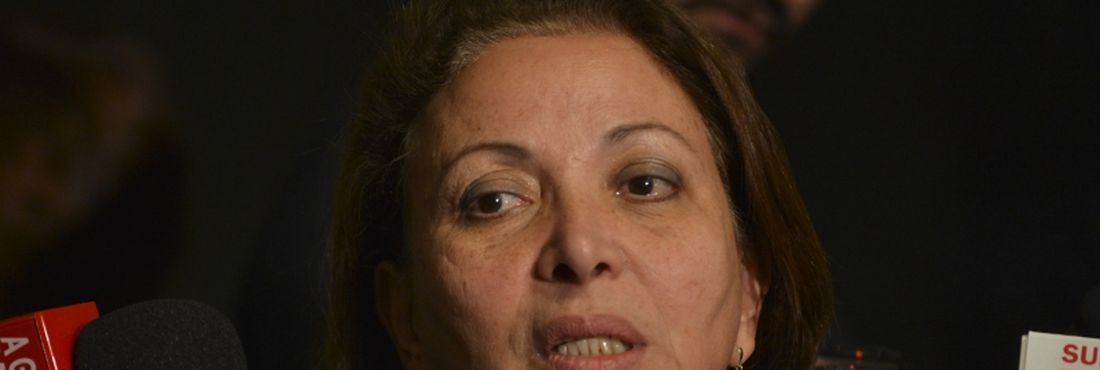 A ministra de Relações Institucionais, Ideli Salvatti, falou com a imprensa após reunião com Dilma A ministra de Relações Institucionais, Ideli Salvatti, falou com a imprensa após reunião com Dilma