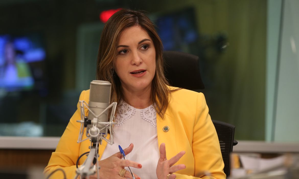 A  ministra  da Mulher, da Família e dos Direitos Humanos, Cristiane Britto, é a entrevistada no programa A Voz do Brasil.