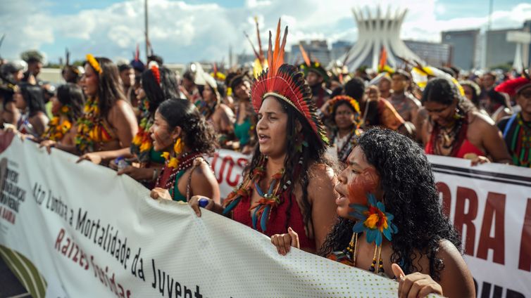 Brasília (DF), 09/04/2026- Marcha de indígenas de todo país que participam do Acampamento Terra Livre - ATL 2026. Foto: Rafa Neddermeyer/Agência Brasil