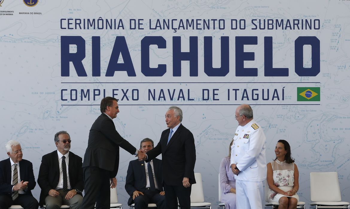 O presidente Michel Temer e o presidente eleito Jair Bolsonaro participam da Cerimônia de Lançamento do Submarino Riachuelo.