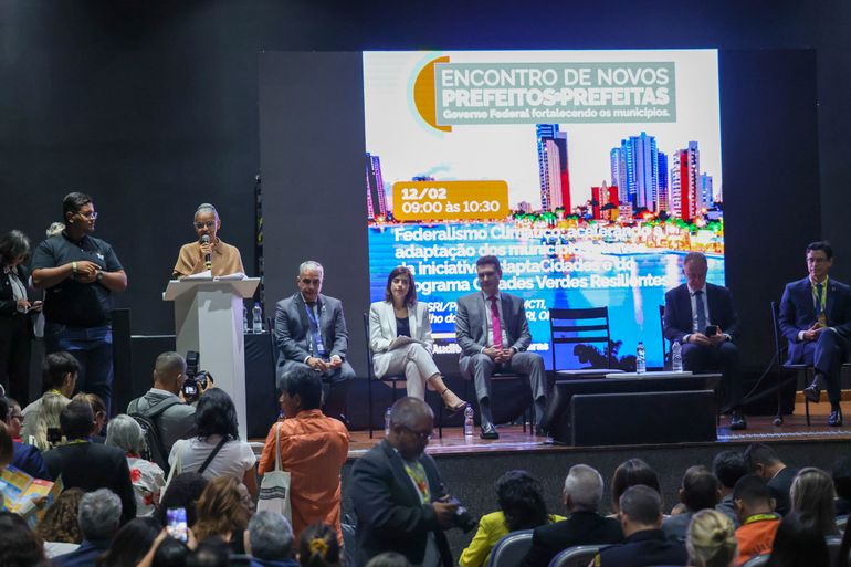 Brasília (DF) 12/02/2025 Encontro de Novos Prefeitos e Prefeitas. Painel Acelerando a Adaptação dos Municípios. Presença da Ministra de Meio Ambiente e Mudança do Clima, Marina Silva, do ministro das Cidades, Jader Filho, do governador do Espirito Santo, Renato Casagrande e da deputada Tábata Amaral Foto: Fabio Rodrigues-Pozzebom/ Agência Brasil