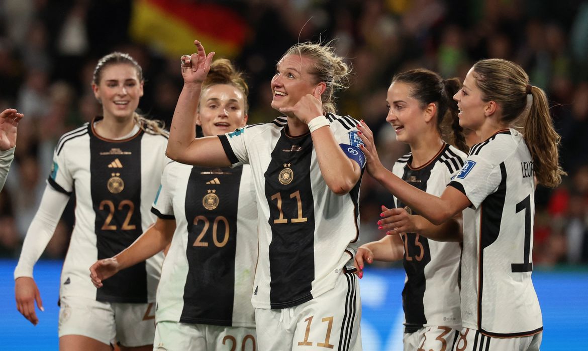 Alexandra Popp comemora gol da Alemanha