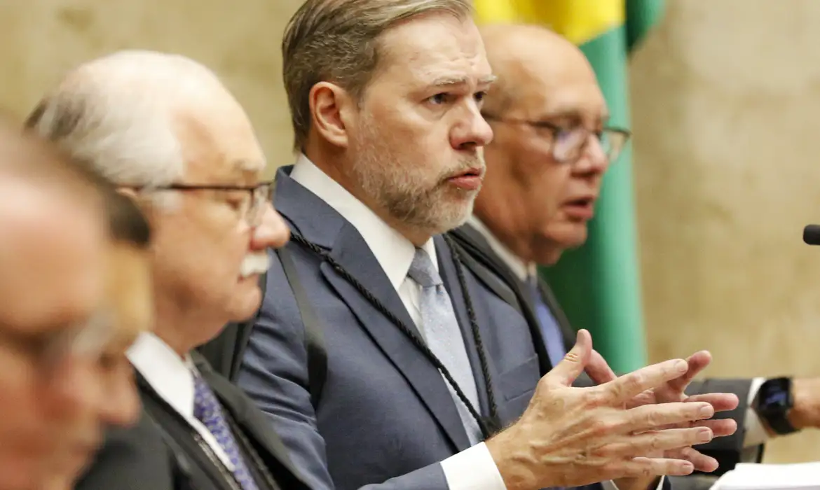 Fachin arquiva ação que pedia suspeição de Toffoli no caso Master