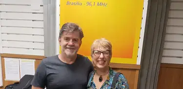 Flautista Diana Mota, primeira mulher arranjadora e maestra à frente de sua própria orquestra popular no formato Big Band, no Centro-Oeste