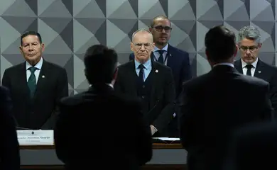 Brasília - 04/11/2025 -  A comissão parlamentar de inquérito (CPI) que vai investigar o crime organizado no país  foi instalada e o Presidente eleito foi o  Senador, Fabiano Contarato e o relator o Senador, Alessandro Vieira. Foto: Lula Marques/ Agência Brasil.