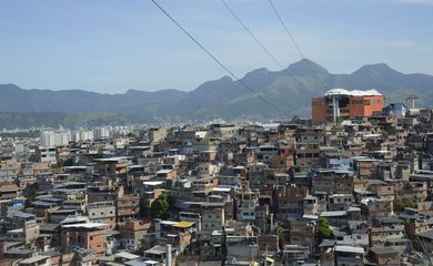 Rio de Janeiro (RJ), 24/02/2023 – Vista do teleférico, que está desativado, no Complexo do Alemão, na zona norte da capital fluminense. Foto Tomaz Silva/Agência Brasil
