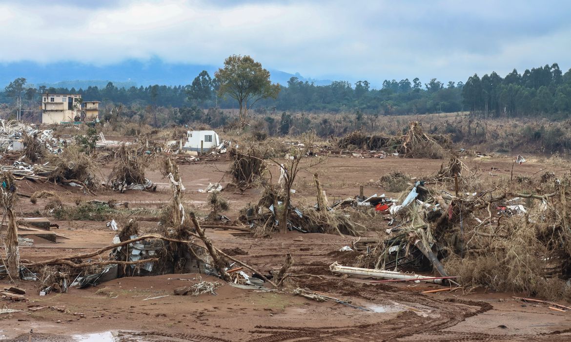 Lajeado (RS), 19/05/2024 – CHUVAS RS- Destruição -  O rio Taquari subiu 24 metros nos últimos dias causando destruição na Cidades de Lajeado. Foto: Rafa Neddermeyer/Agência Brasil