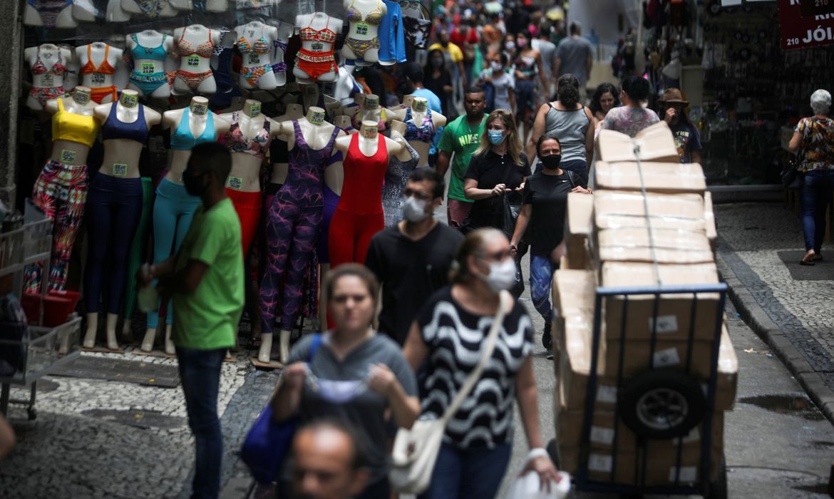 Reuters/Pilar Olivares/Direitos Reservados Lojas no comércio popular da Saara