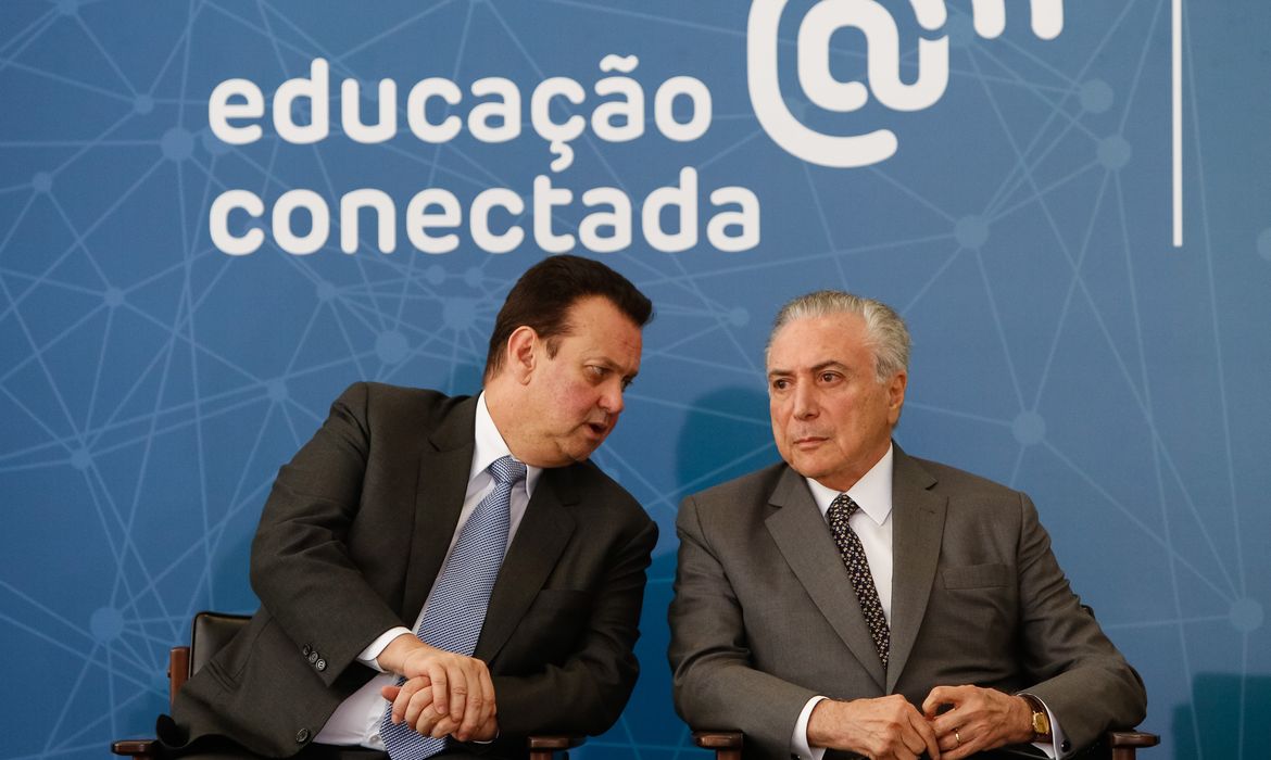 Brasília - O ministro de Ciência e Tecnologia e o presidente Michel Temer durante a cerimônia de lançamento da Política de Inovação - Educação Conectada (Alan Santos/PR)