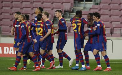 Jpgadores do Barcelona durante partida contra o Real Valladolid pelo Campeonato Espanhol - time