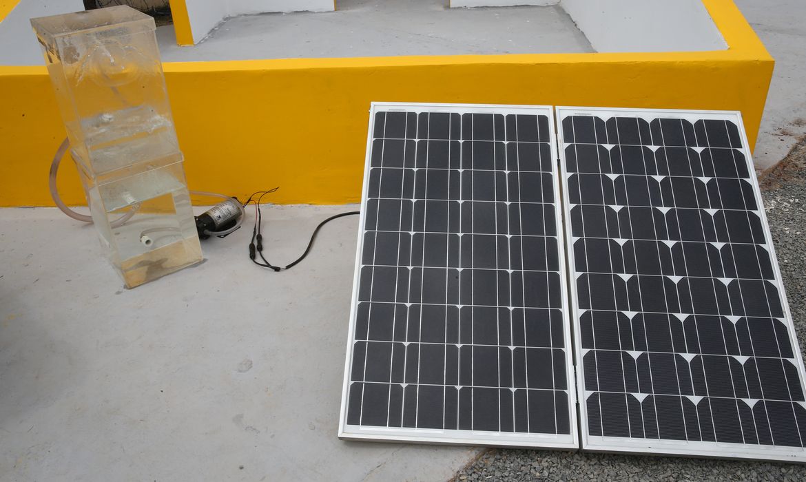 Brasília - Placas Fotovoltaicas criadas para transformar energia solar em elétrica (Antônio Cruz/Agência Brasil)