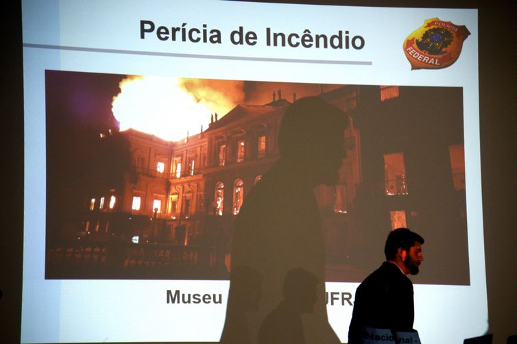 Peritos de diversas partes do país que trabalharam na elaboração do parecer para determinar as causas do incêndio que atingiu o Museu Nacional do Rio de Janeiro.