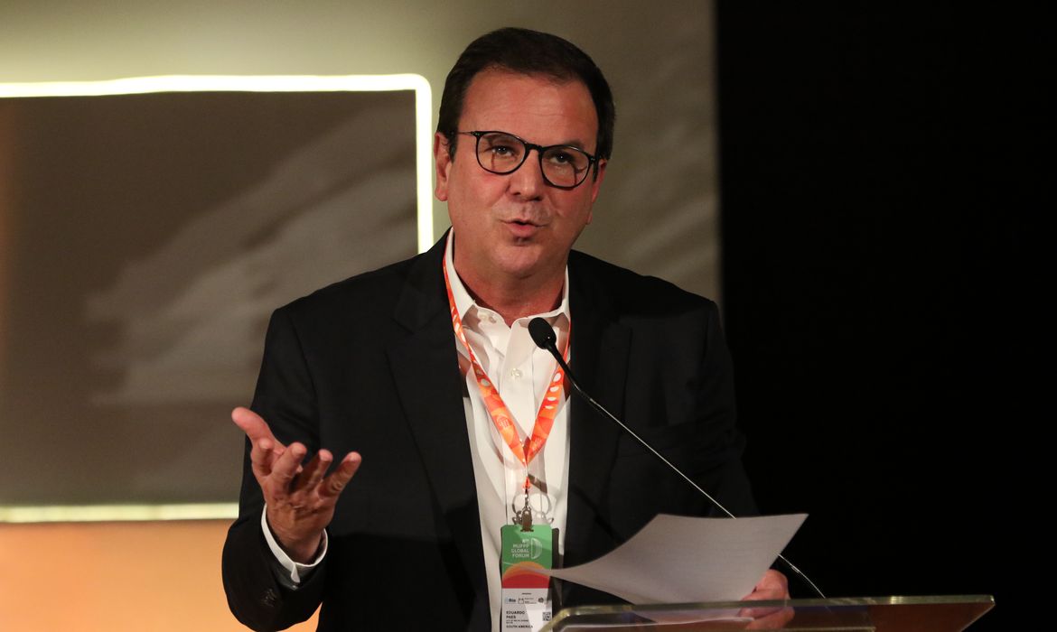 O prefeito do Rio de Janeiro, Eduardo Paes, discursa na abertura do 8º Fórum Global do Pacto de Política Alimentar Urbana de Milão(MUFPP), na Cidade das Artes, Barra da Tijuca, zona oeste da cidade.