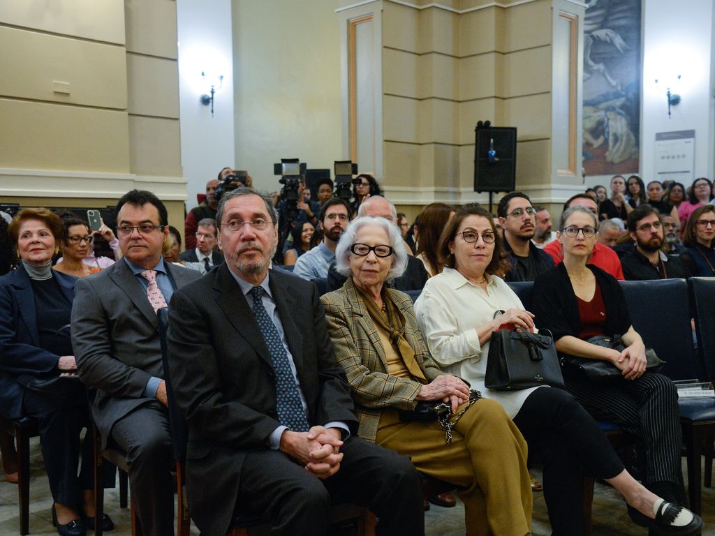 Marco Lucchesi Toma Posse Como Presidente Da Fundação Biblioteca ...