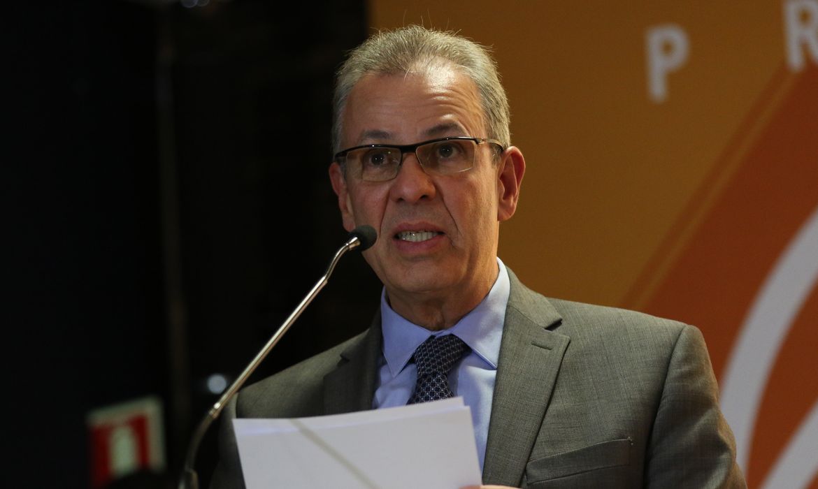 O ministro de Minas e Energia, Bento Albuquerque, participa da entrega do Prêmio Abradee 2019.