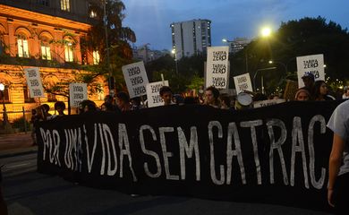 São Paulo - Ato do Movimento Passe Livre exige Nenhum direito a menos! Nenhum centavo a mais! Por uma vida sem catracas! Tarifa zero já! (Rovena Rosa/Agência Brasil)