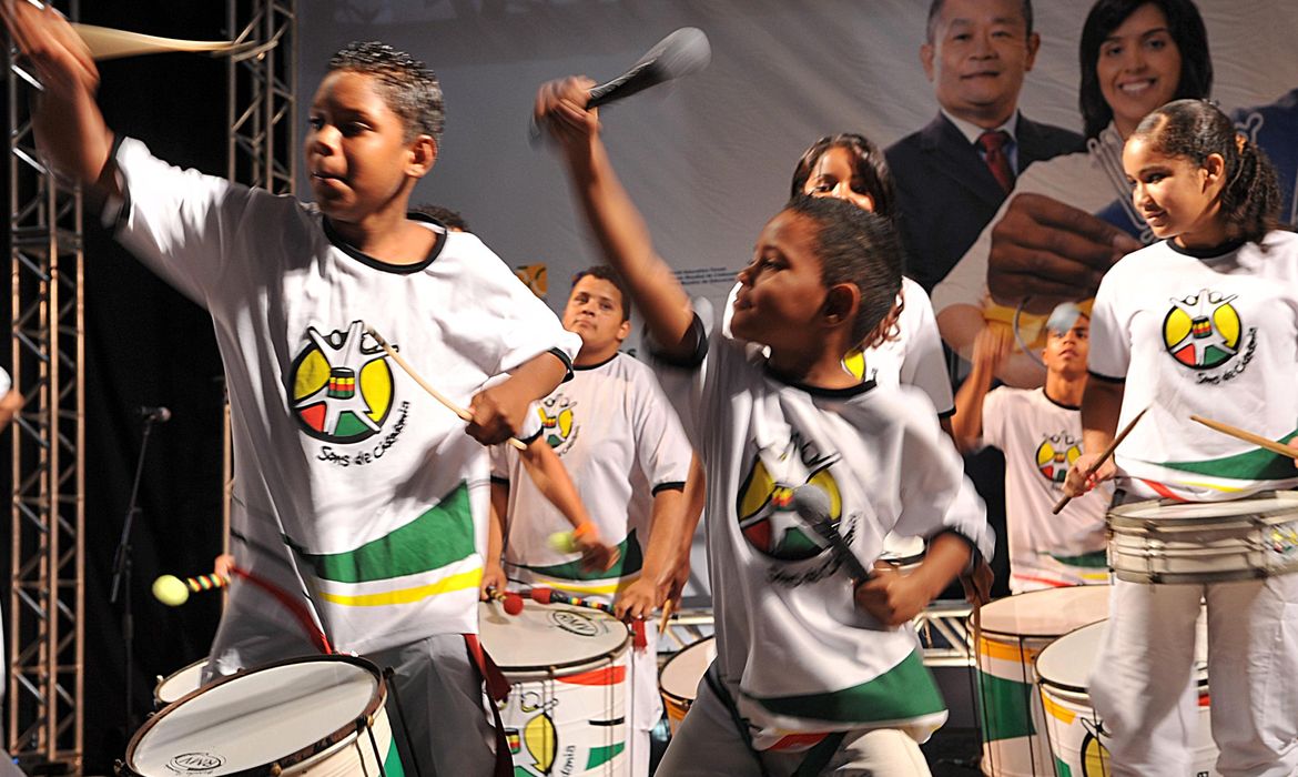 Brasília - Ao longo de 30 anos, a Banda Mirim Olodum ensinou percussão a cerca de 20 mil crianças e adolescentes