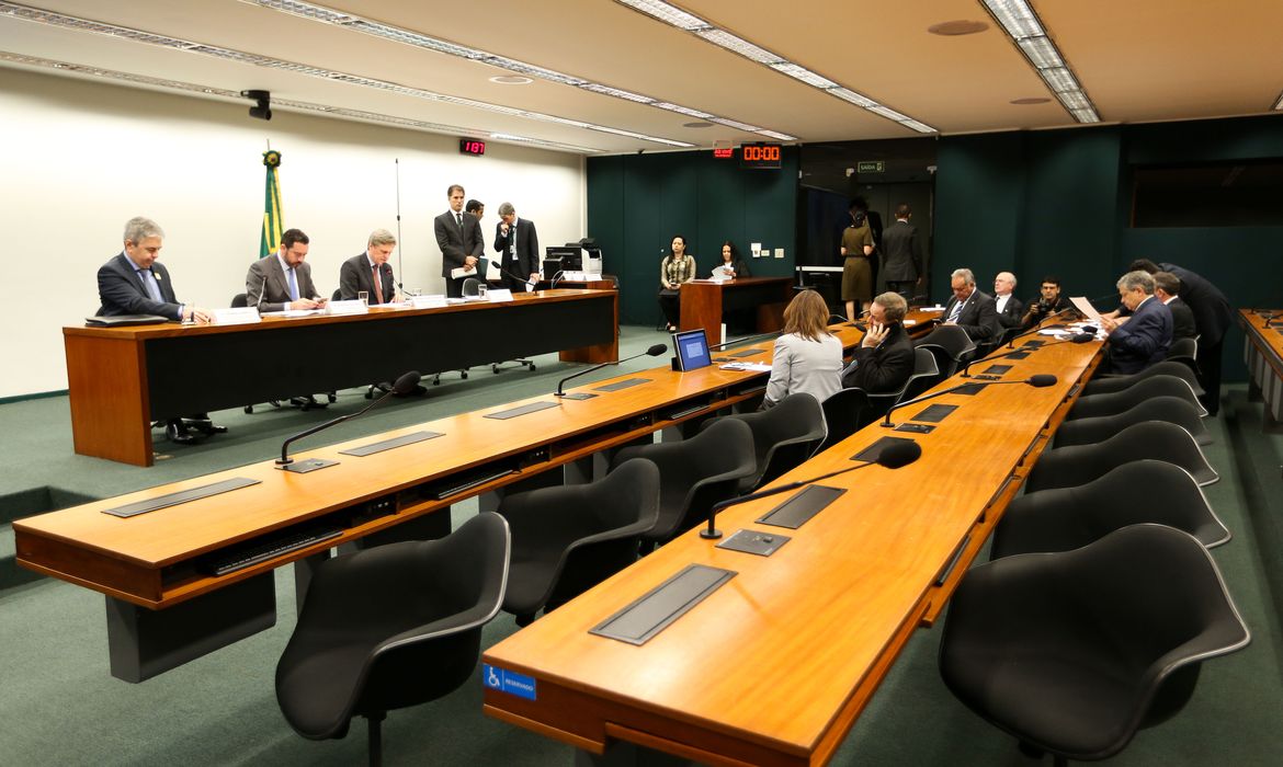 Brasília - O ministro do Planejamento, Dyogo Oliveira, participa de audiência pública na Comissão Mista de Orçamento para prestar esclarecimentos sobre o Projeto de Lei Orçamentária de 2018 (Marcelo Camargo/Agência Brasil)