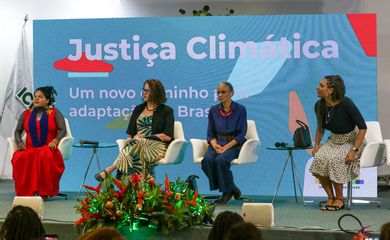 Brasília, DF 04/09/2023  O Ministério do Meio Ambiente e Mudança do Clima (MMA) realiza a oficina Justiça Climática: um novo caminho para a adaptação no Brasil. Participaram da abertura o presidente do ICMBio, Mauro Pires e as ministras do Meio Ambiente, Marina Silva; dos Povos Indígenas, Sônia Guajajara; da Igualdade Racial, Anielle Franco;  e da Ciência, Tecnologia e Inovação, Luciana Santos Foto: Fabio Rodrigues-Pozzebom/ Agência Brasil