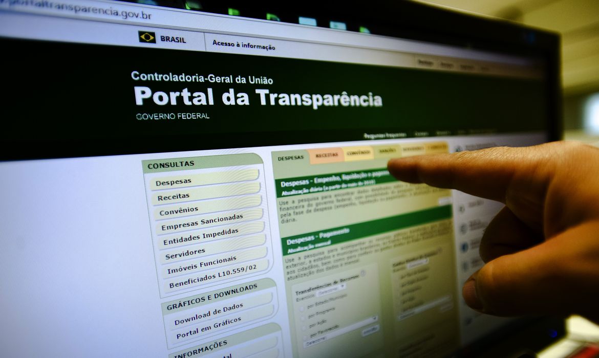 Brasília - O Portal da Transparência do Governo Federal registrou mais de 16 milhões de acessos em 2015 – maior número de visitas desde a criação do site, em novembro de 2004 (Marcelo Camargo/Agência Brasil)