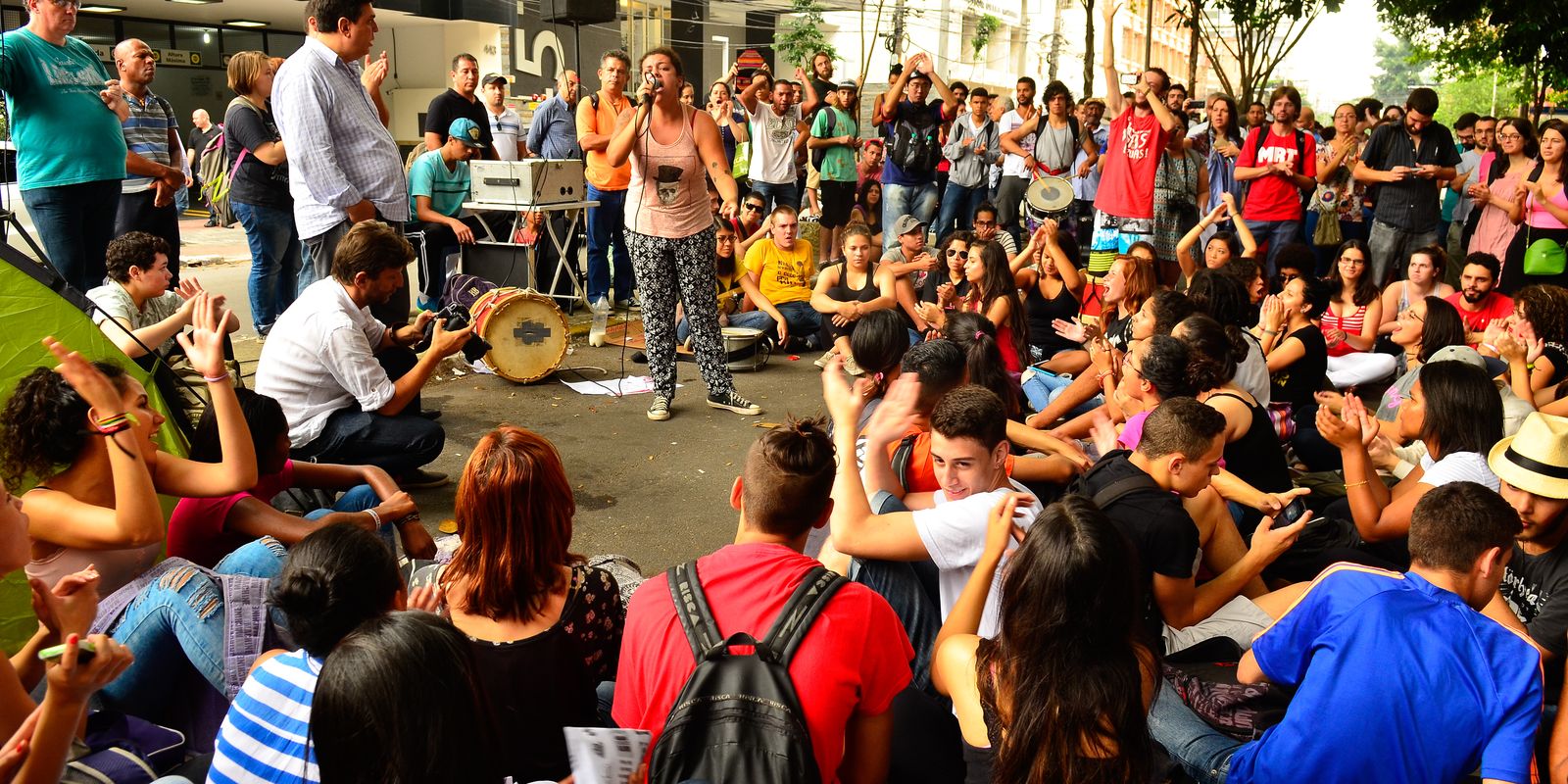 Estudantes de escolas não ocupadas rasuram prova de avaliação para mandar  recado ao governo de SP - Fotos - R7 Educação