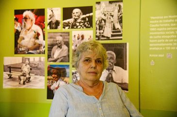 Rio de Janeiro (RJ), 13/06/2023 – A fotógrafa Claudia Ferreira na exposição LGBT+60: Corpos que Resistem, no Museu da República, na zona sul da capital fluminense. Foto: Tomaz Silva/Agência Brasil