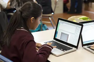 Alunos de escolas públicas não tem computador e internet em casa, no Brasil