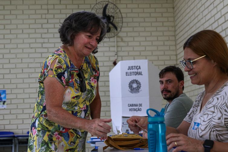 Brasília (DF) 01/10/2023 - Maridel Noronha,  fala com a Agência Brasil durante votção para escolher os novos mebros do Conselho Tutelar.<br /> Foto: José Cruz/Agência Brasil