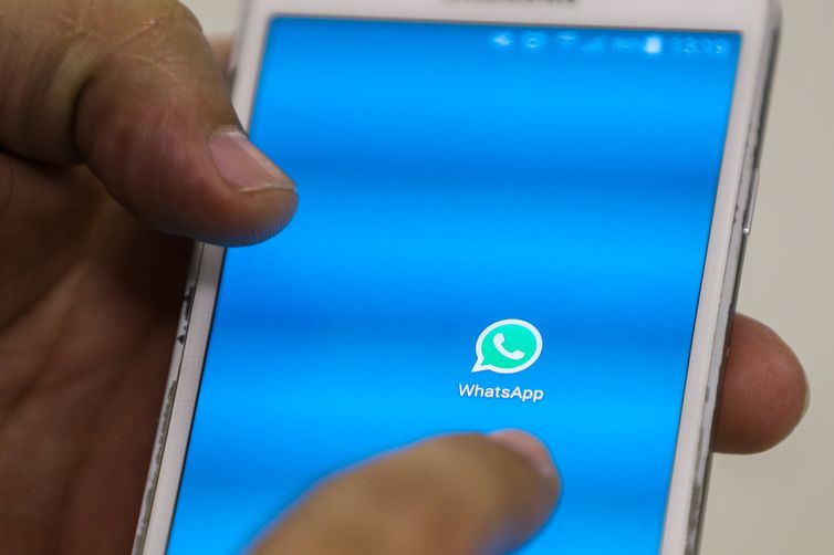 MINISTÉRIO ALERTA PARA FRAUDE VIA WHATSAPP SOBRE 13º DO BOLSA FAMÍLIA - O  Tabuleiro