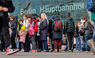 Ukrainian refugees arrive in Berlin