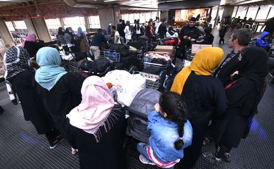 Ação humanitária, os afegãos abrigados no Aeroporto Internacional/SP/Guiarulhos, foram acolhidos em colônia de férias no litoral de SP
Foto:Isaac Amorim/MJSP